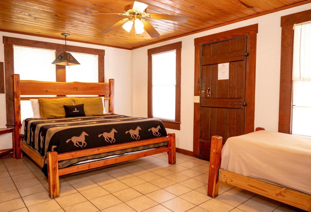 The Vaquero Motel Bandera Esterno foto